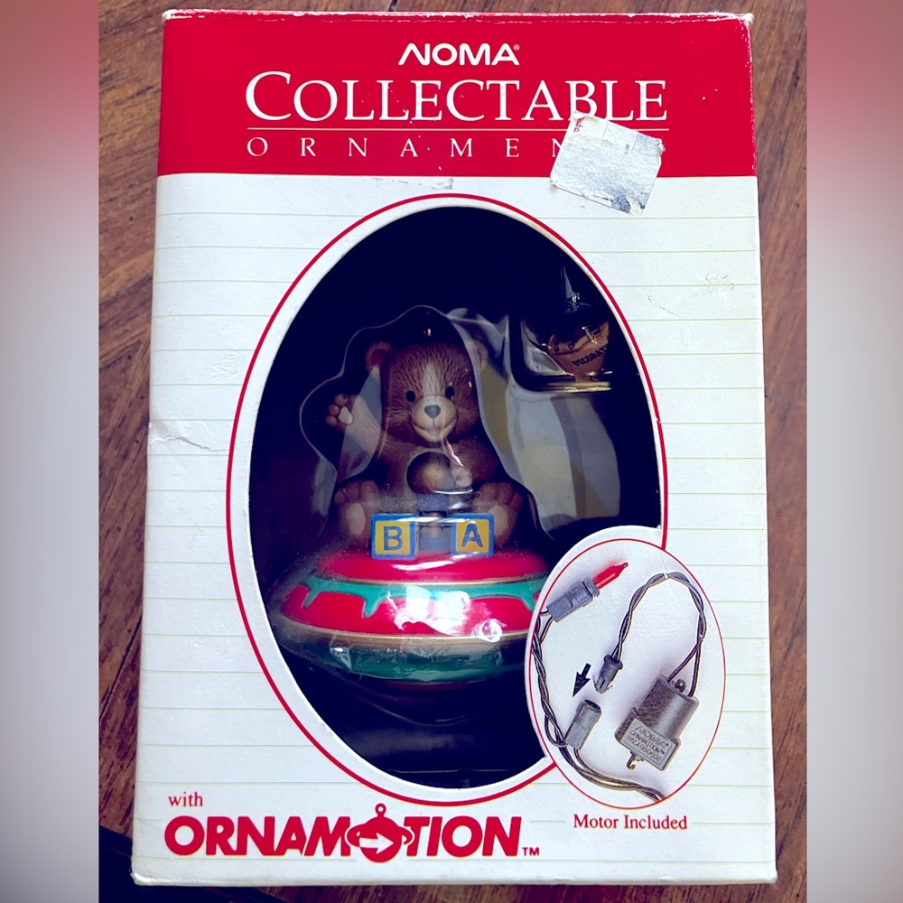 New vintage 1989 moving Christmas ornament teddy bear Noma Ornamotion.